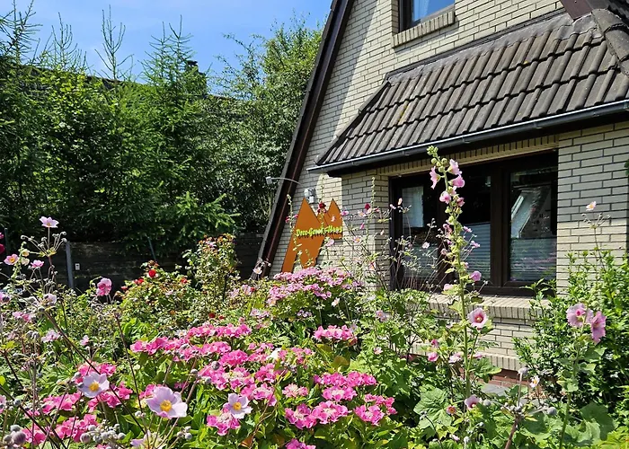 Apartman Kiek Rut - Familienzeit, Gartenstrand, Wallbox & Sauna, Zusaetzliche Loft Wittmund